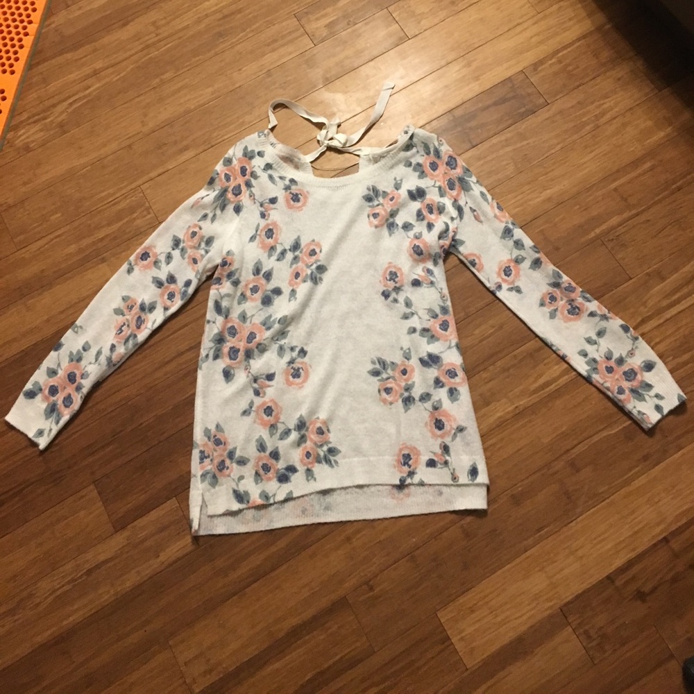 Women’s sweater